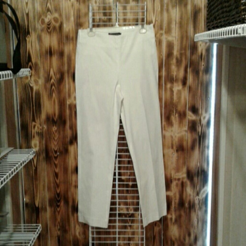 Adrienne Vittadini White Pants Size 6